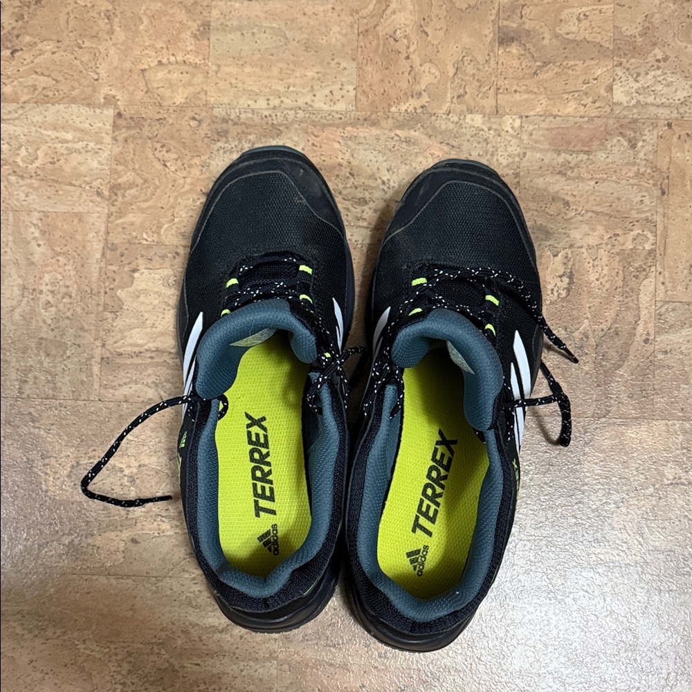 Men’s Adidas Terrex Trail Shoes Size: 8